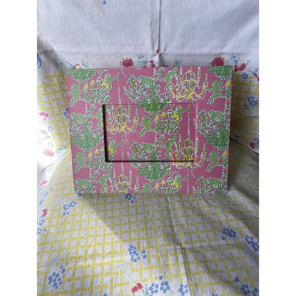 SHIPS 24 hrs Lilly Pulitzer Floral Frame with Mat for 4 x 6 Photo / Picture PINK - Picture 1 of 3